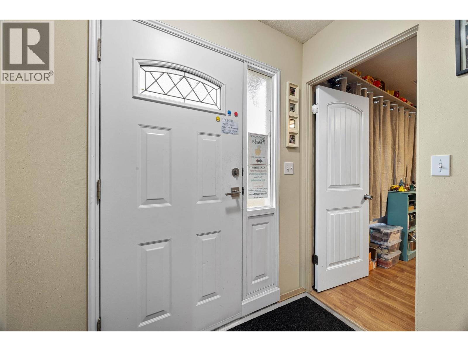 800 Valhalla Drive Unit# 3, Kamloops, British Columbia  V2B 1R8 - Photo 4 - 10376913