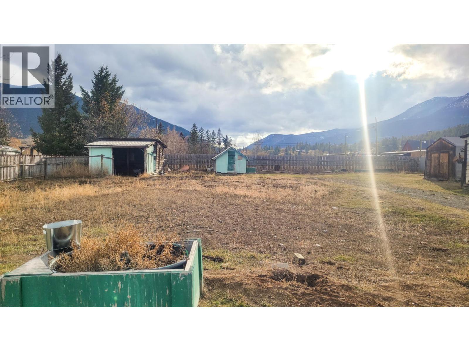 307 Smith Avenue, Clinton, British Columbia  V0K 1K0 - Photo 14 - 10378382