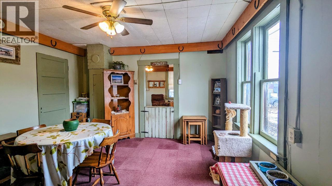 307 Smith Avenue, Clinton, British Columbia  V0K 1K0 - Photo 5 - 10378382