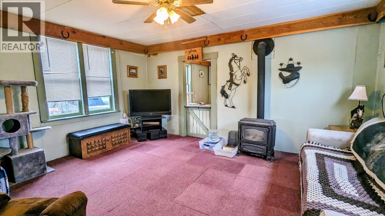 307 Smith Avenue, Clinton, British Columbia  V0K 1K0 - Photo 8 - 10378382