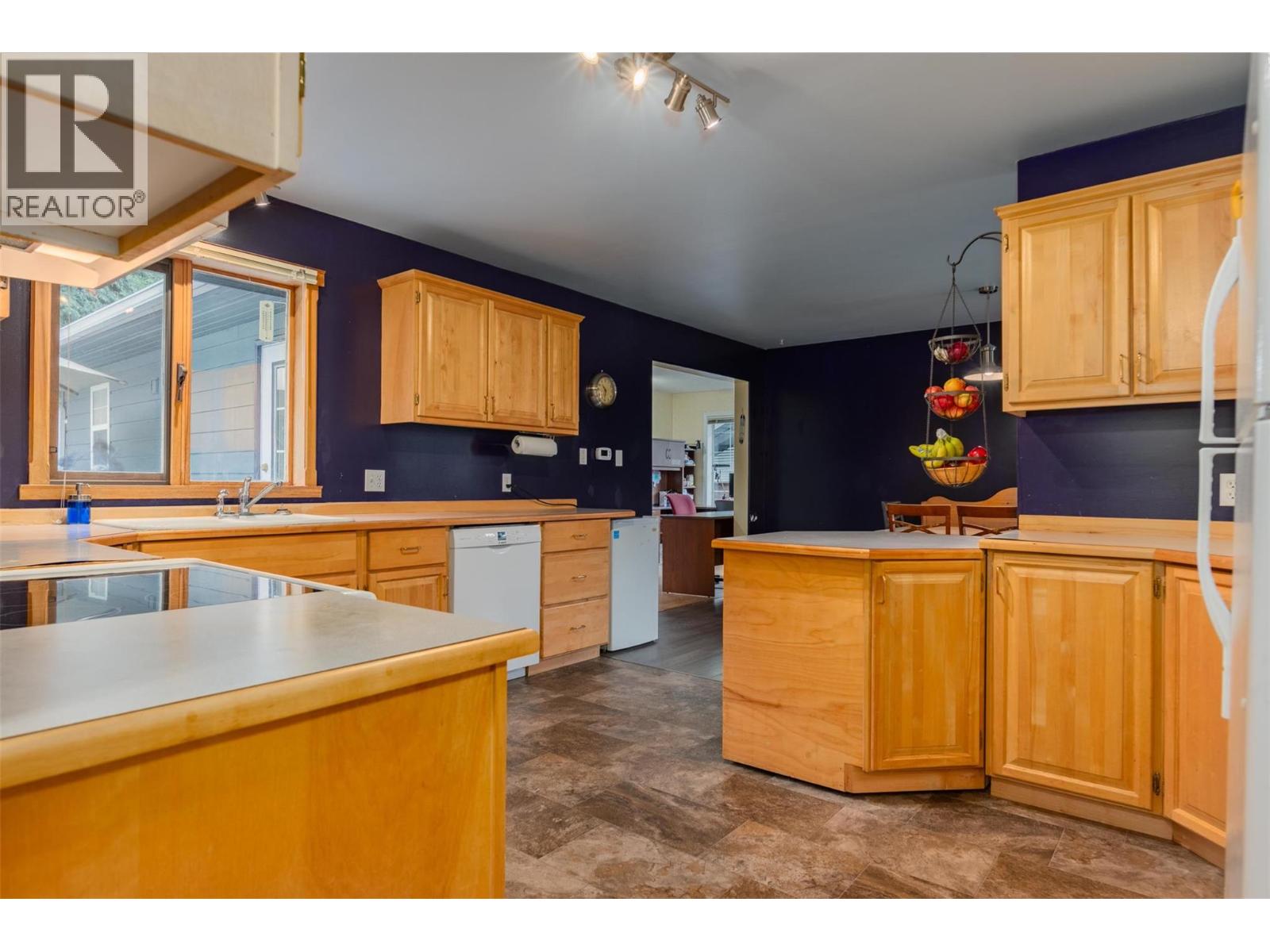 611 7th Street, Kaslo, British Columbia  V0G 1M0 - Photo 22 - 10377154