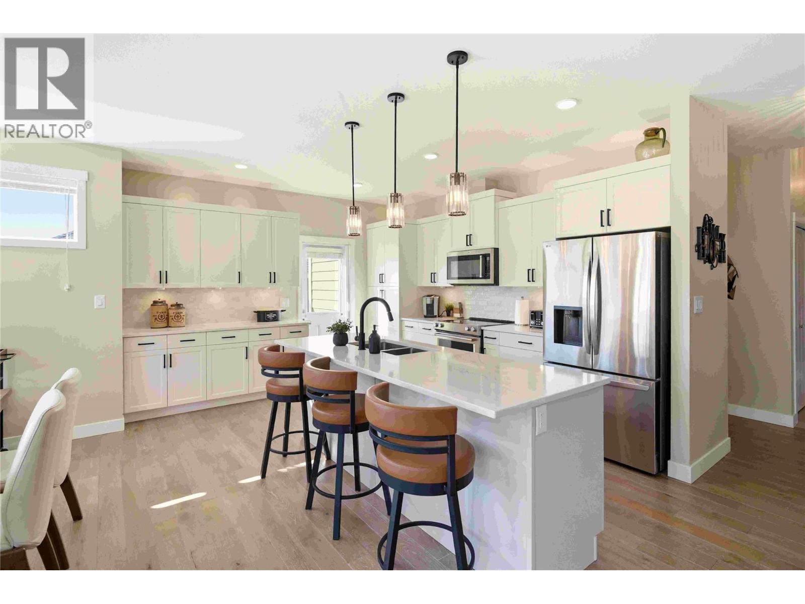 2110 Lawrence Avenue, Penticton, British Columbia  V2A 9G6 - Photo 30 - 10378346