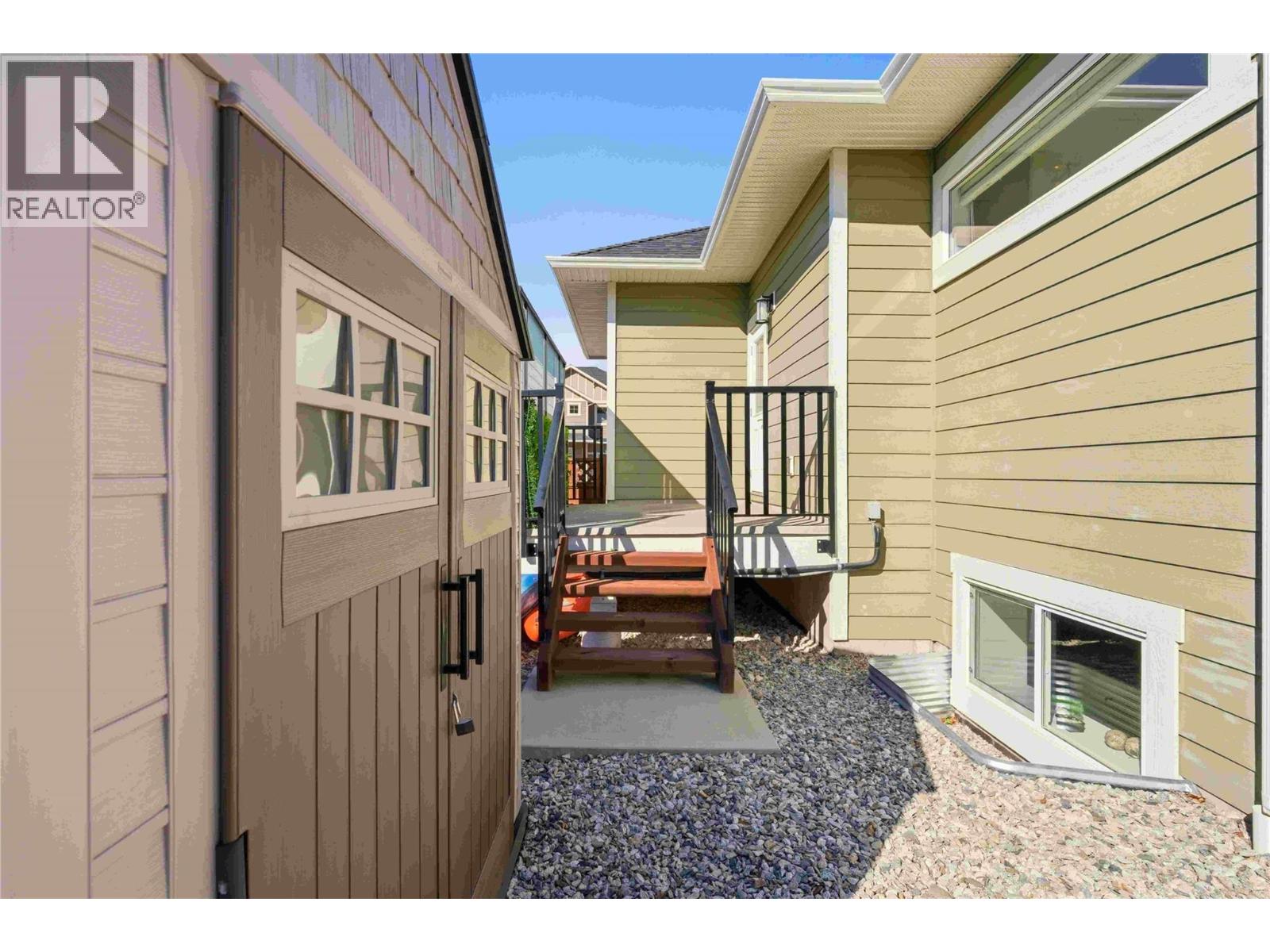 2110 Lawrence Avenue, Penticton, British Columbia  V2A 9G6 - Photo 36 - 10378346