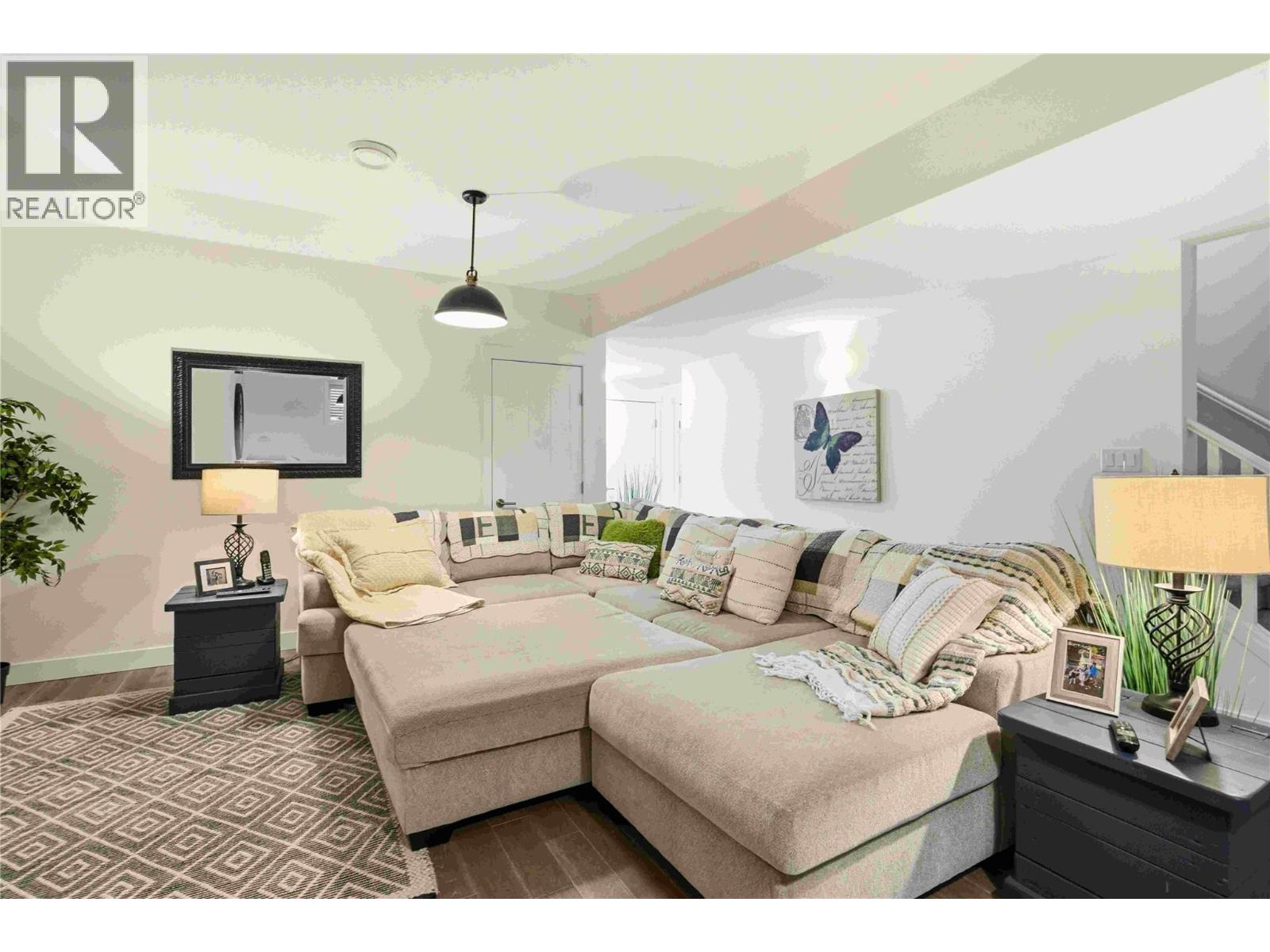 2110 Lawrence Avenue, Penticton, British Columbia  V2A 9G6 - Photo 41 - 10378346