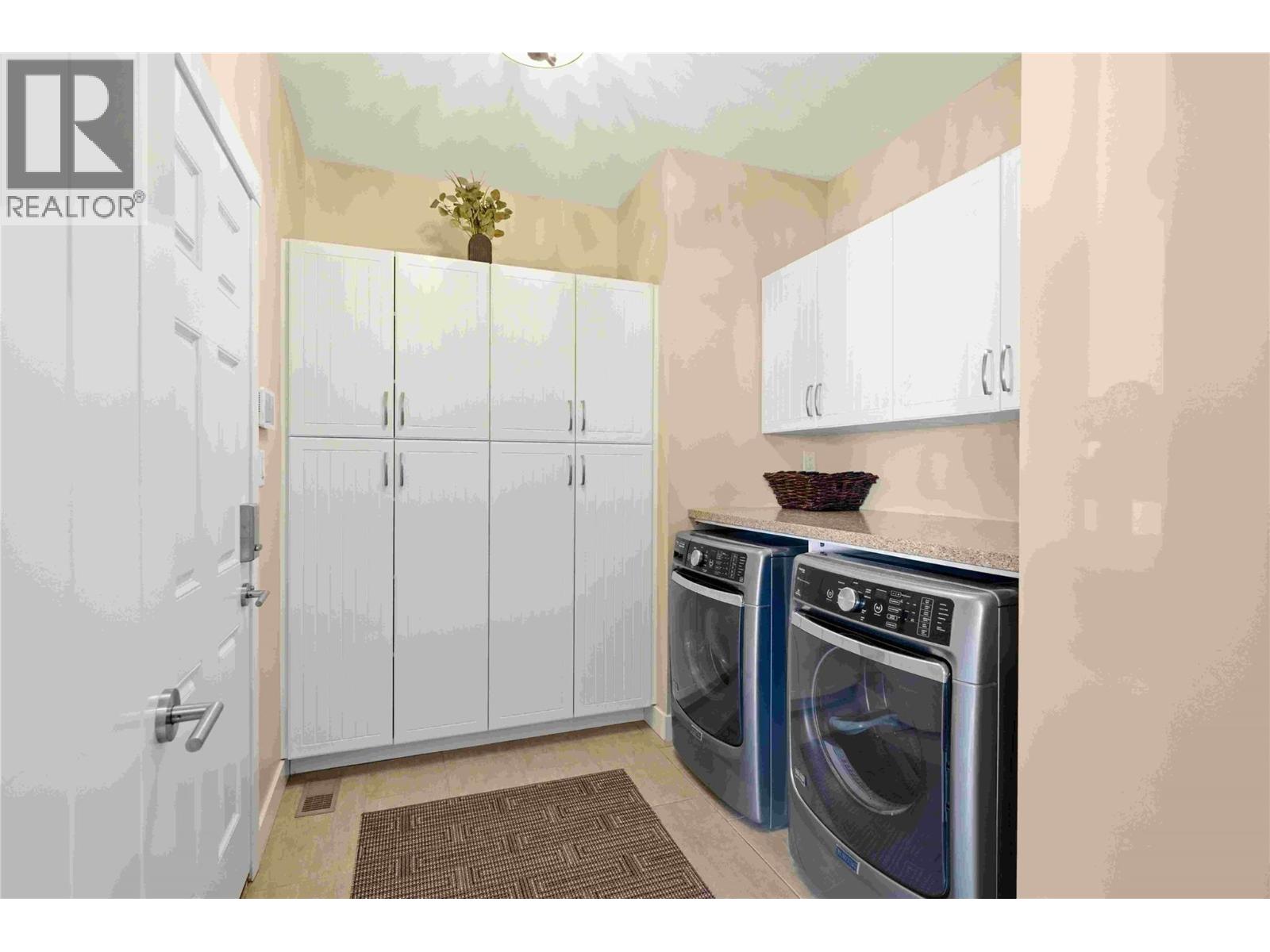 2110 Lawrence Avenue, Penticton, British Columbia  V2A 9G6 - Photo 49 - 10378346