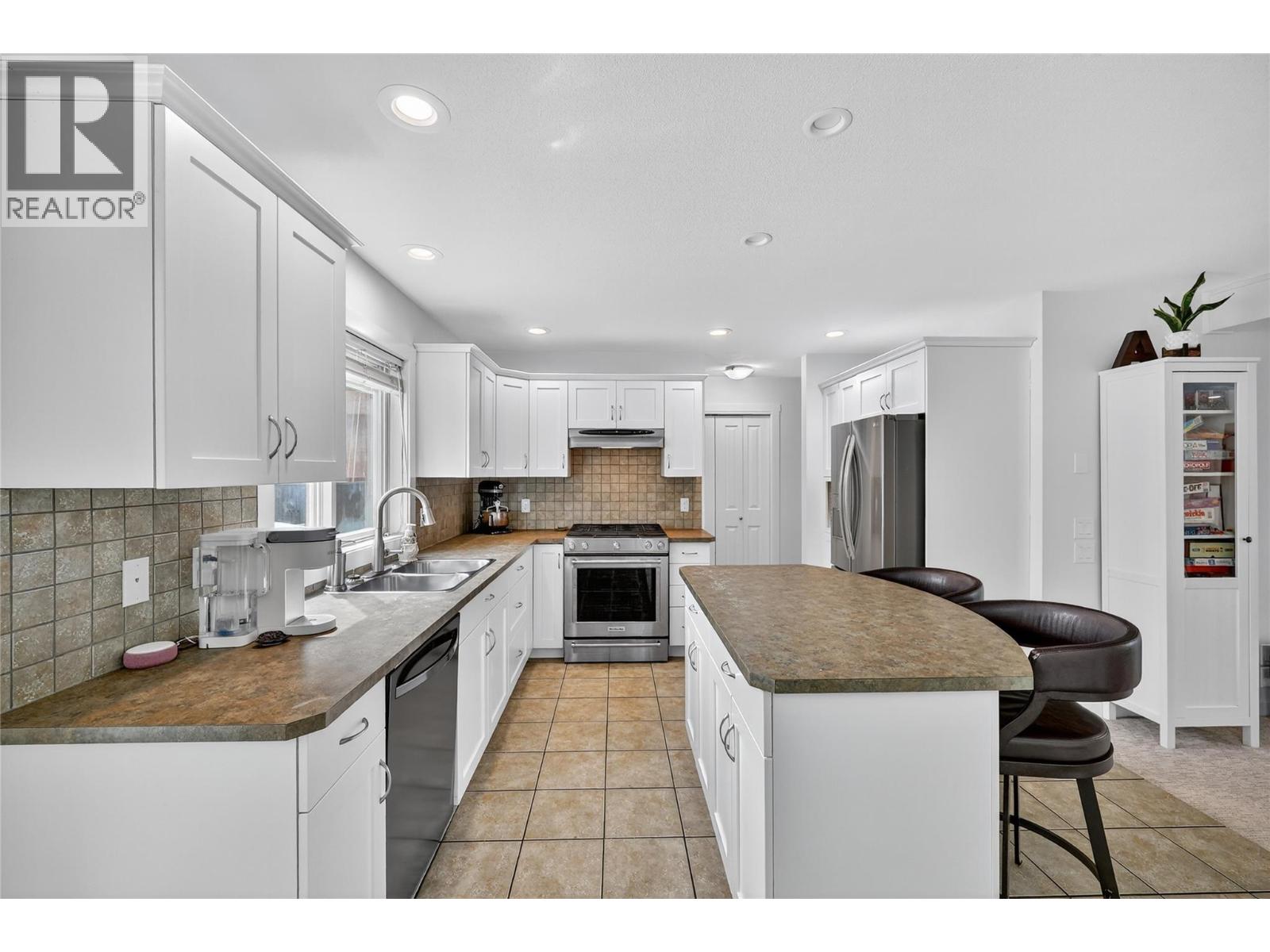 982 Paret Crescent, Kelowna, British Columbia  V1W 4X9 - Photo 20 - 10378185