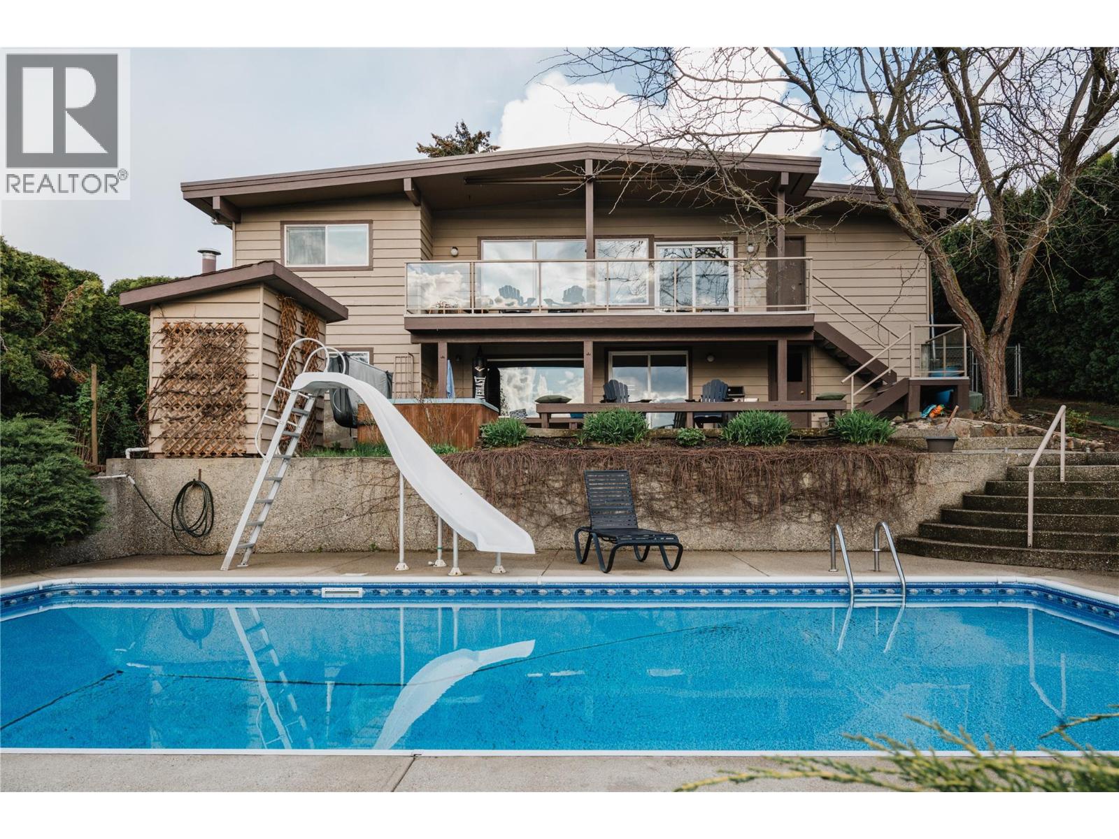 7200 Wyatt Way, Vernon, British Columbia  V1B 1R3 - Photo 1 - 10377007