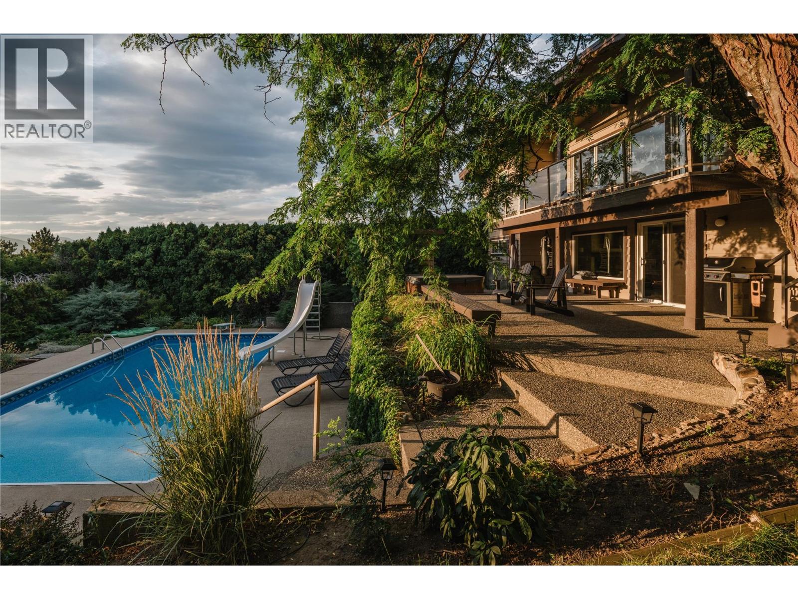 7200 Wyatt Way, Vernon, British Columbia  V1B 1R3 - Photo 2 - 10377007