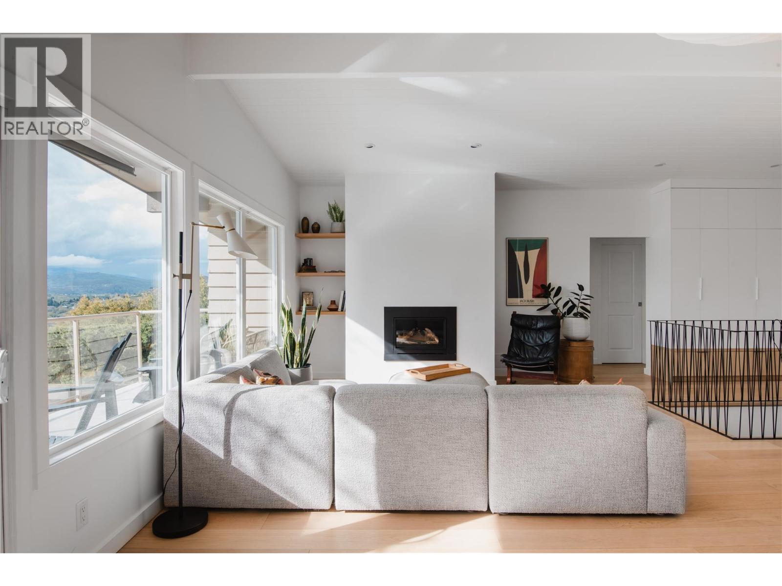 7200 Wyatt Way, Vernon, British Columbia  V1B 1R3 - Photo 6 - 10377007