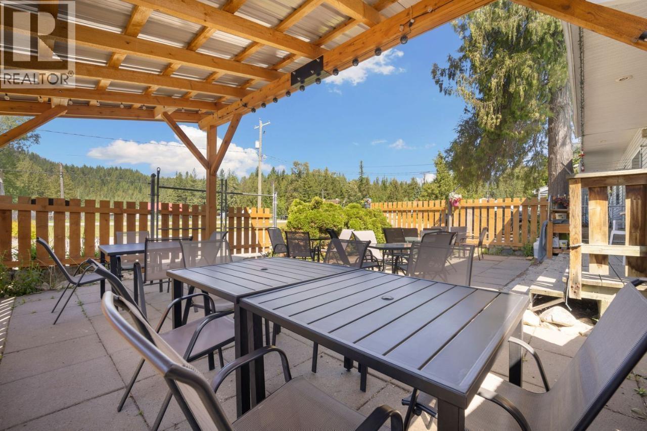 16070 3a Highway, Crawford Bay, British Columbia  V0B 1E0 - Photo 1 - 10378353