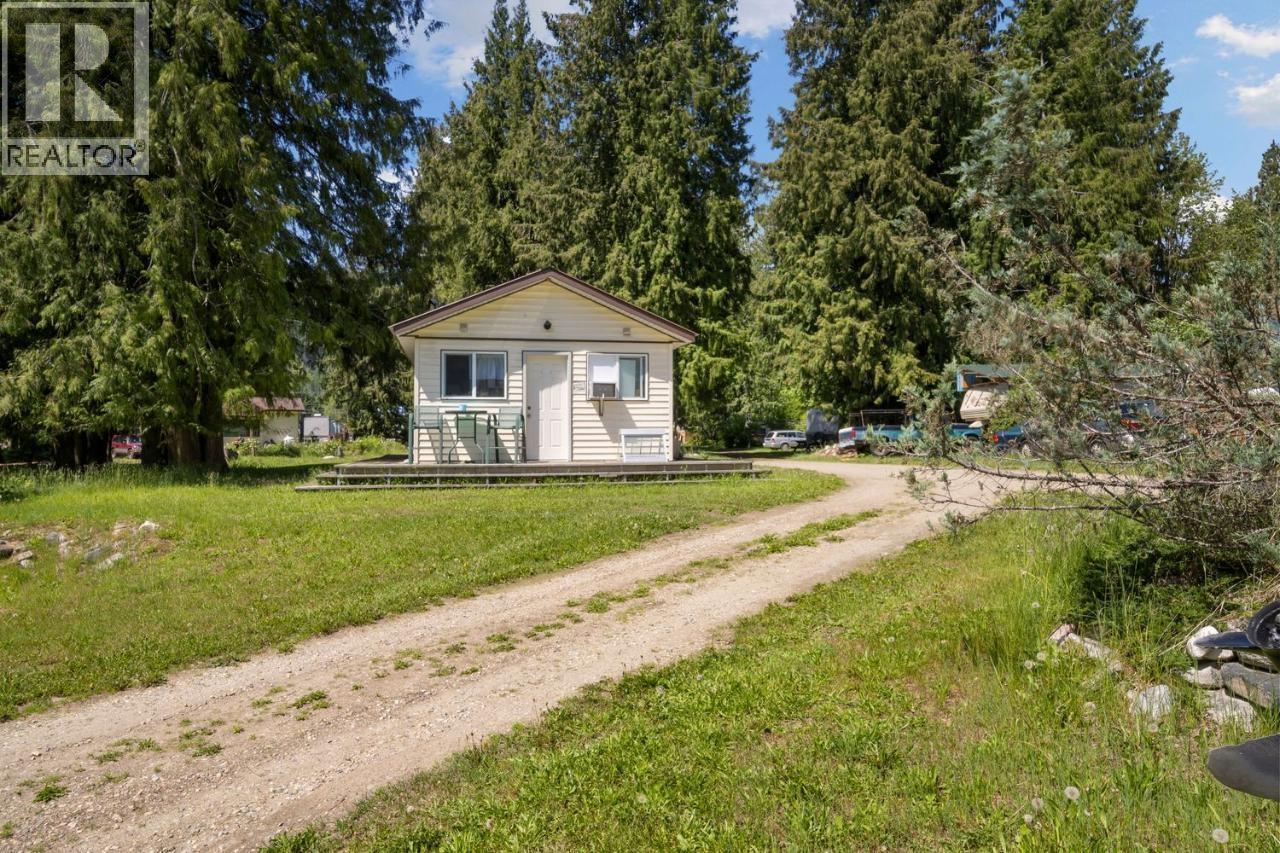 16070 3a Highway, Crawford Bay, British Columbia  V0B 1E0 - Photo 11 - 10378353