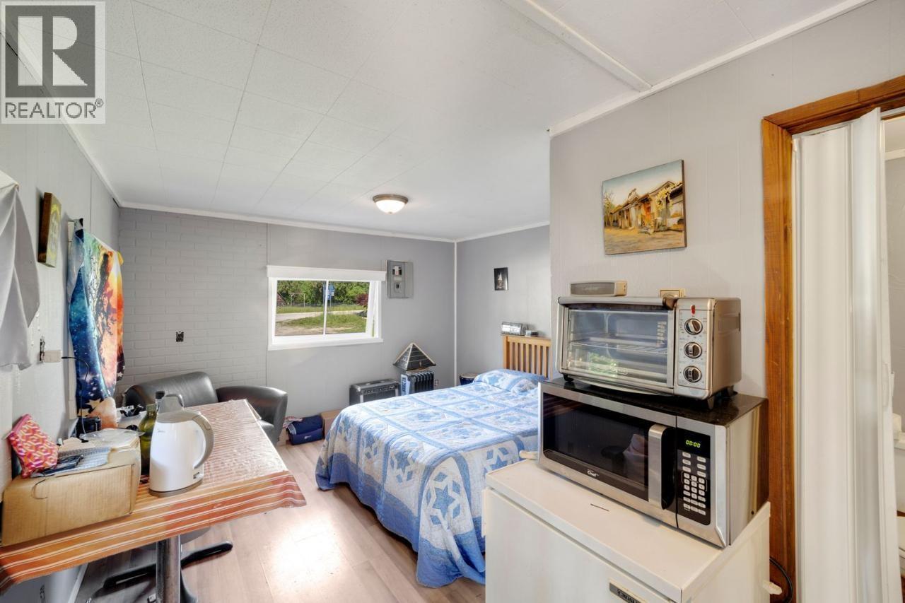 16070 3a Highway, Crawford Bay, British Columbia  V0B 1E0 - Photo 12 - 10378353