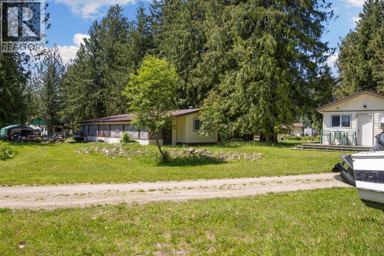 16070 3a Highway, Crawford Bay, British Columbia  V0B 1E0 - Photo 14 - 10378353