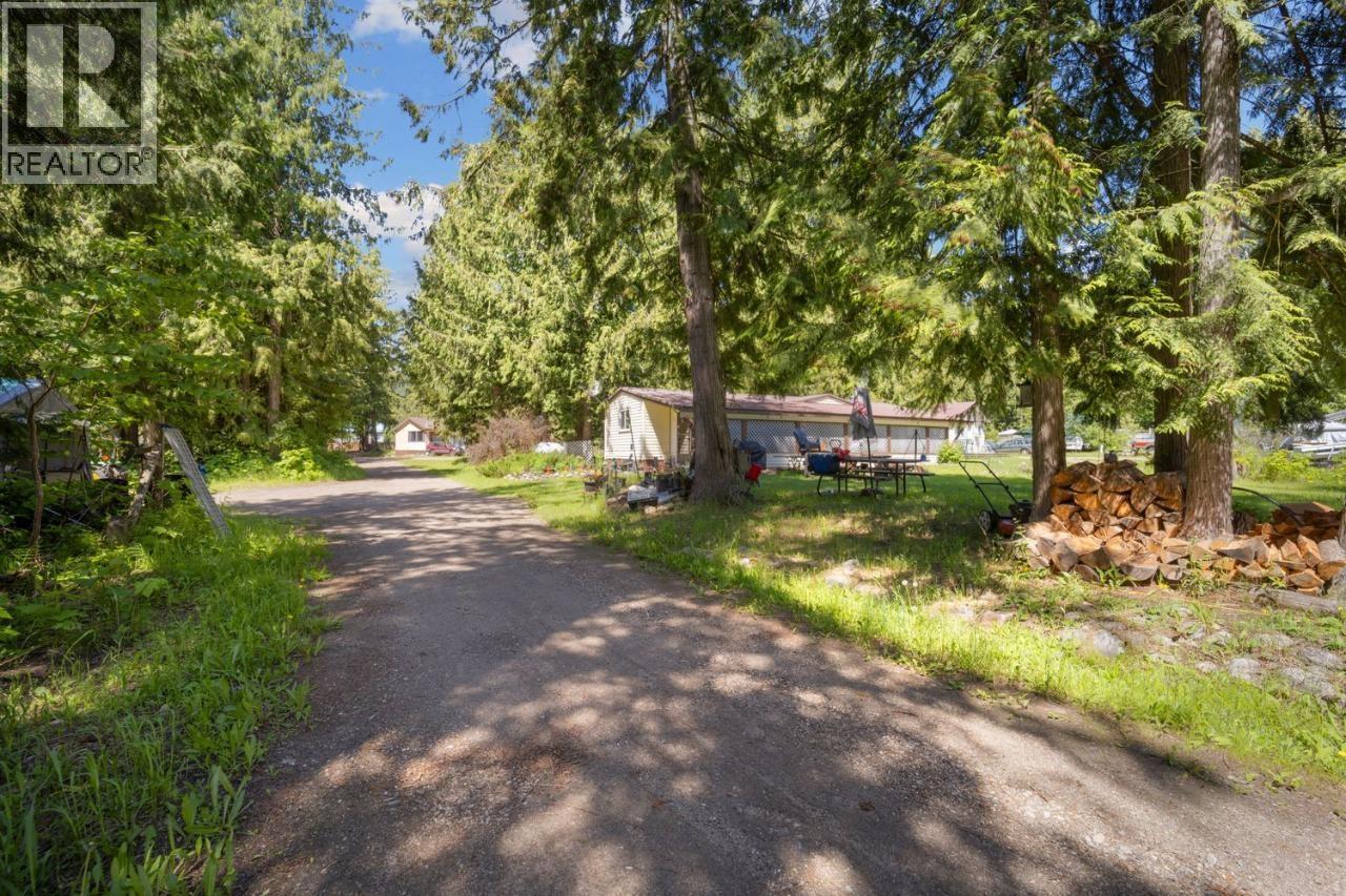 16070 3a Highway, Crawford Bay, British Columbia  V0B 1E0 - Photo 15 - 10378353