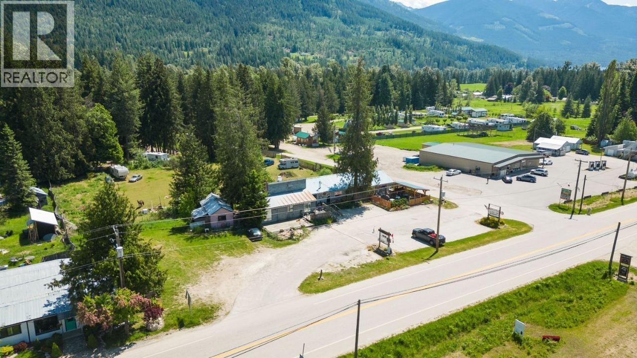 16070 3a Highway, Crawford Bay, British Columbia  V0B 1E0 - Photo 18 - 10378353