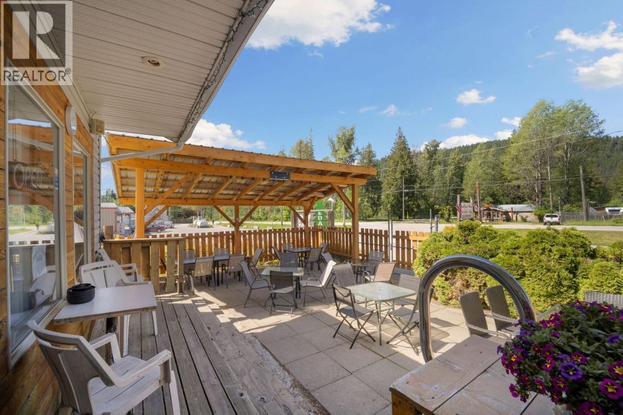 16070 3a Highway, Crawford Bay, British Columbia  V0B 1E0 - Photo 2 - 10378353