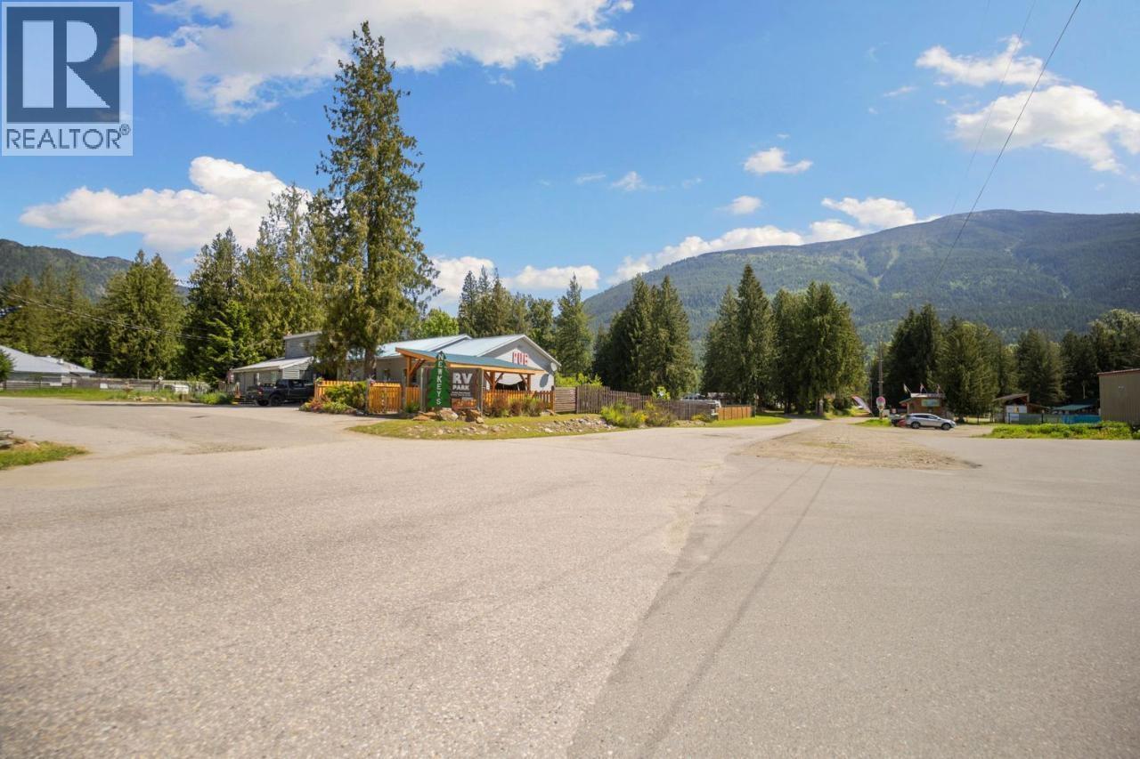 16070 3a Highway, Crawford Bay, British Columbia  V0B 1E0 - Photo 21 - 10378353