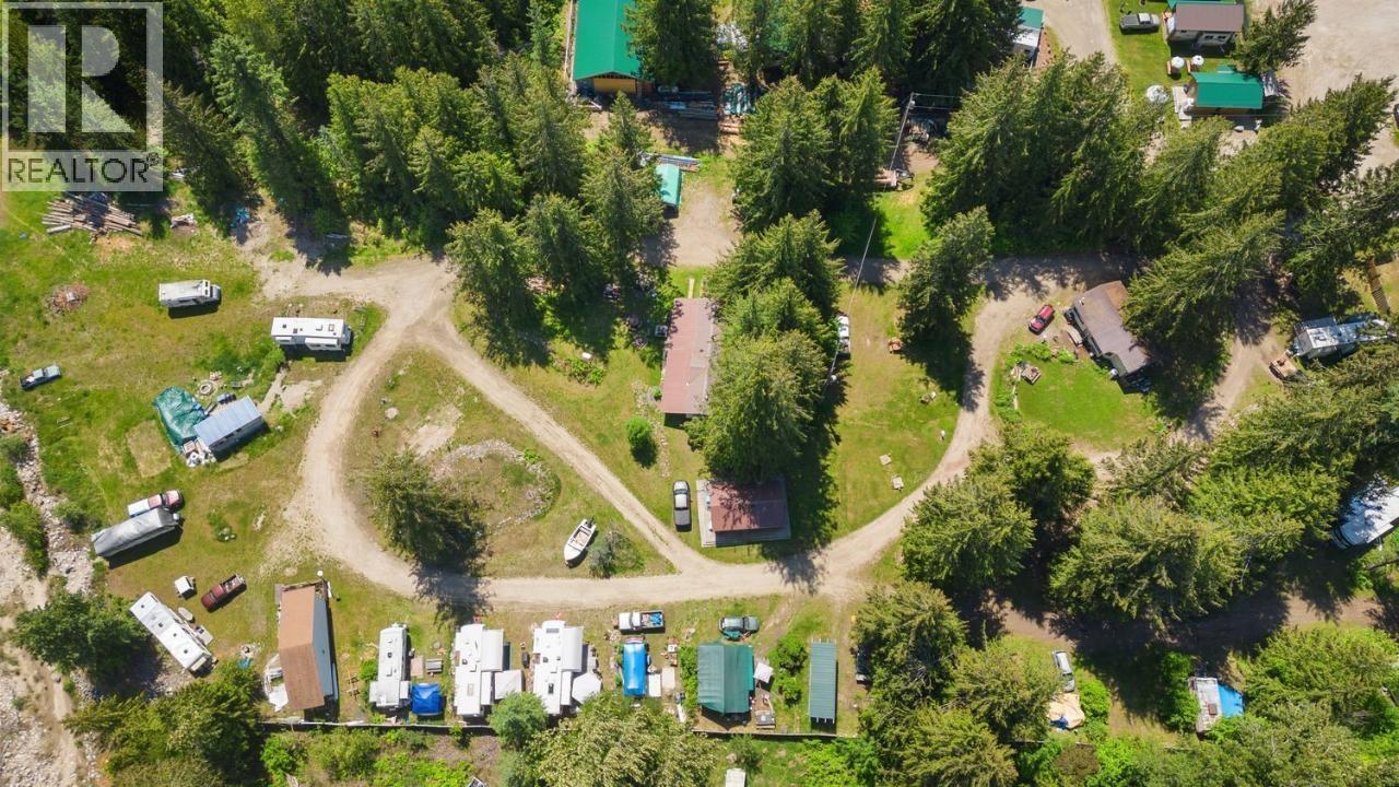 16070 3a Highway, Crawford Bay, British Columbia  V0B 1E0 - Photo 6 - 10378353