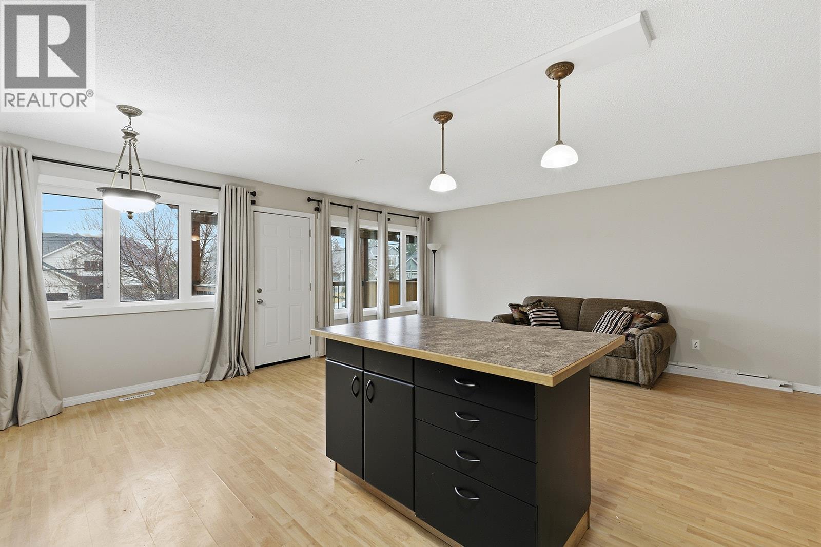 5187 Chute Lake Crescent, Kelowna, British Columbia  V1W 4L7 - Photo 8 - 10377791