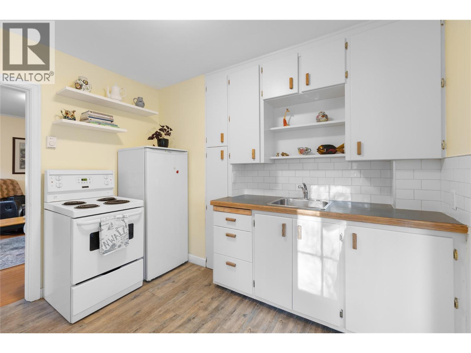 321 Golf View Street, Riondel, British Columbia  V0B 2B0 - Photo 10 - 10378343