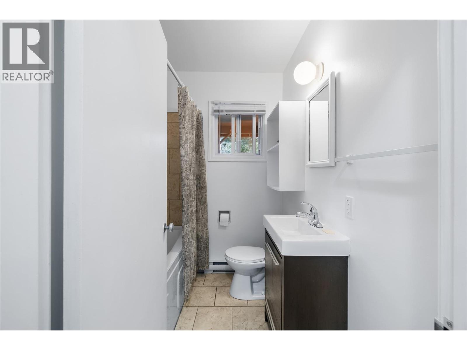 321 Golf View Street, Riondel, British Columbia  V0B 2B0 - Photo 17 - 10378343