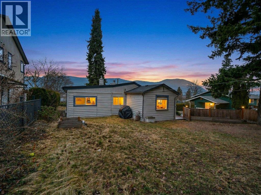 520 6 Street SE, salmon arm, British Columbia