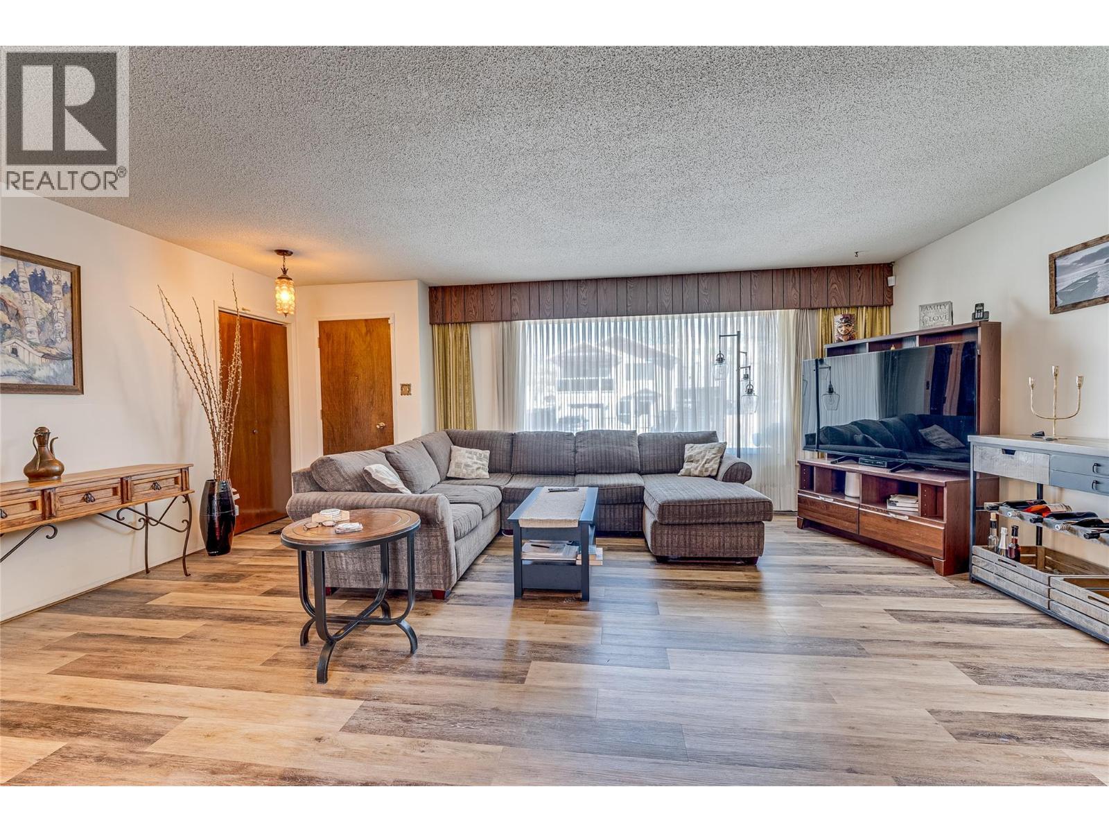 3508 24a Avenue, Vernon, British Columbia  V1T 1M3 - Photo 4 - 10378355