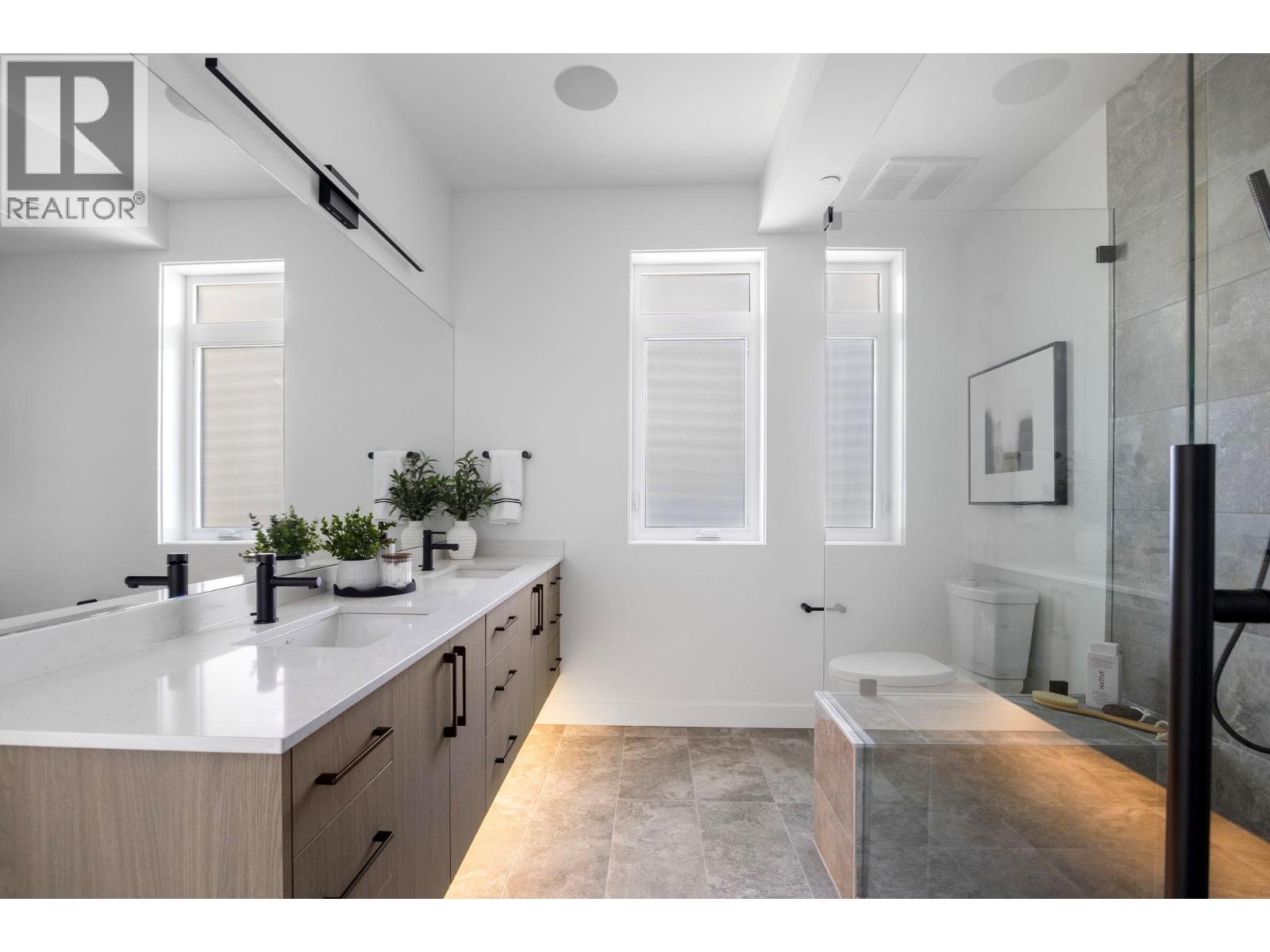 6008 Princess Street, Peachland, British Columbia  V0H 1X7 - Photo 46 - 10377785