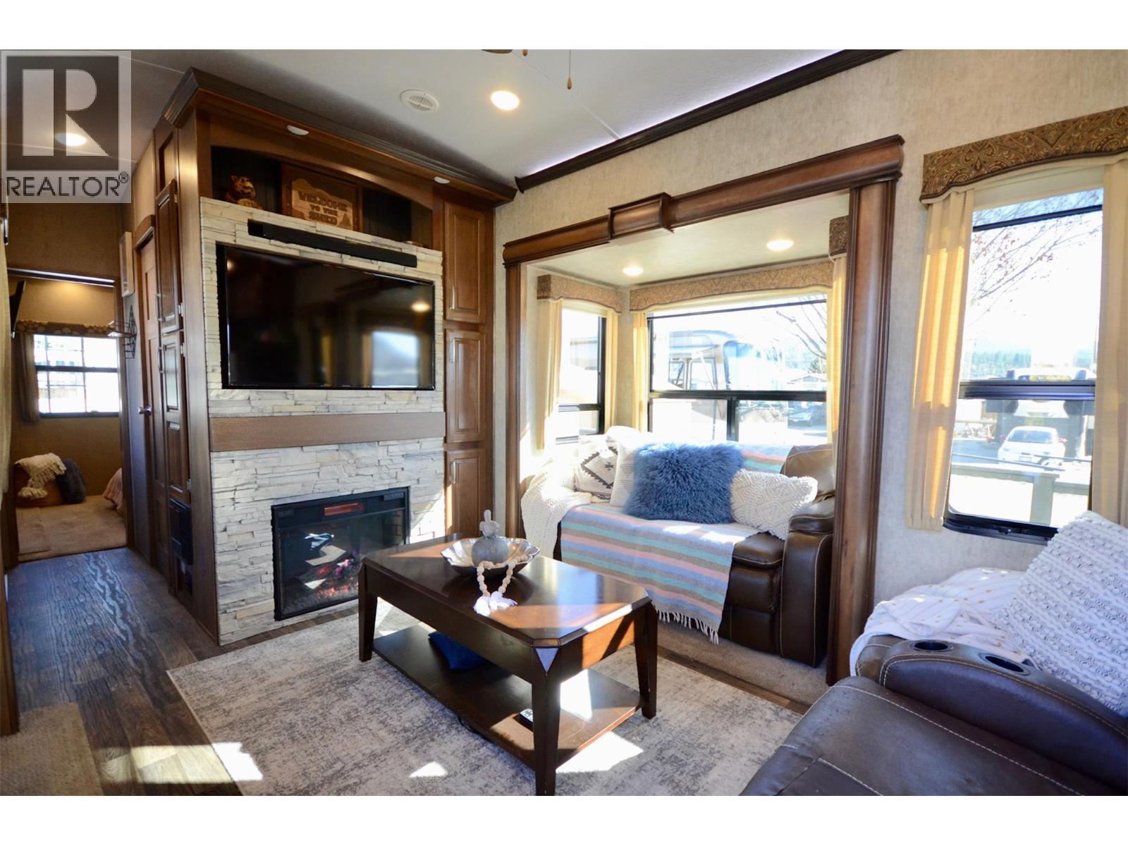 415 Commonwealth Road Unit# 573 Lot# 21-1-25, Kelowna, British Columbia  V4V 1P4 - Photo 1 - 10378001