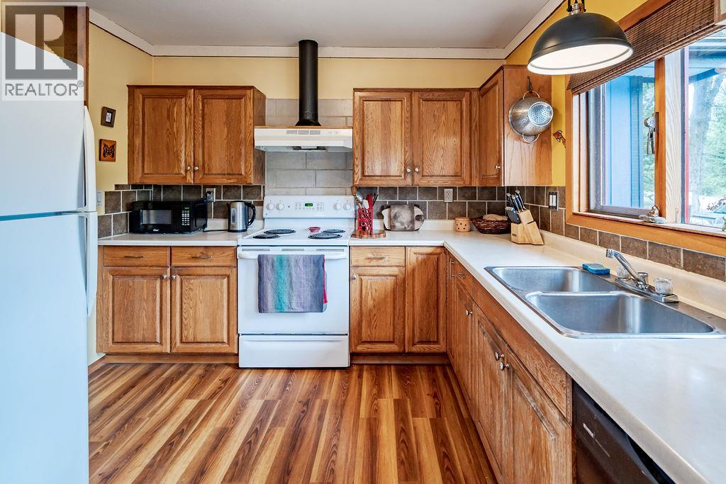 6051 Pine Ridge Road, Kaslo, British Columbia  V0G 1M0 - Photo 27 - 10377762