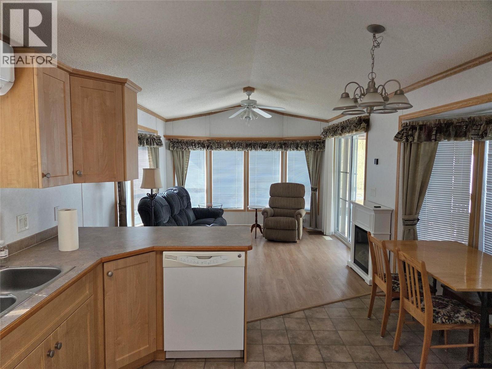 4354 Highway 3 Unit# 11, Keremeos, British Columbia  V0X 1N1 - Photo 3 - 10378417