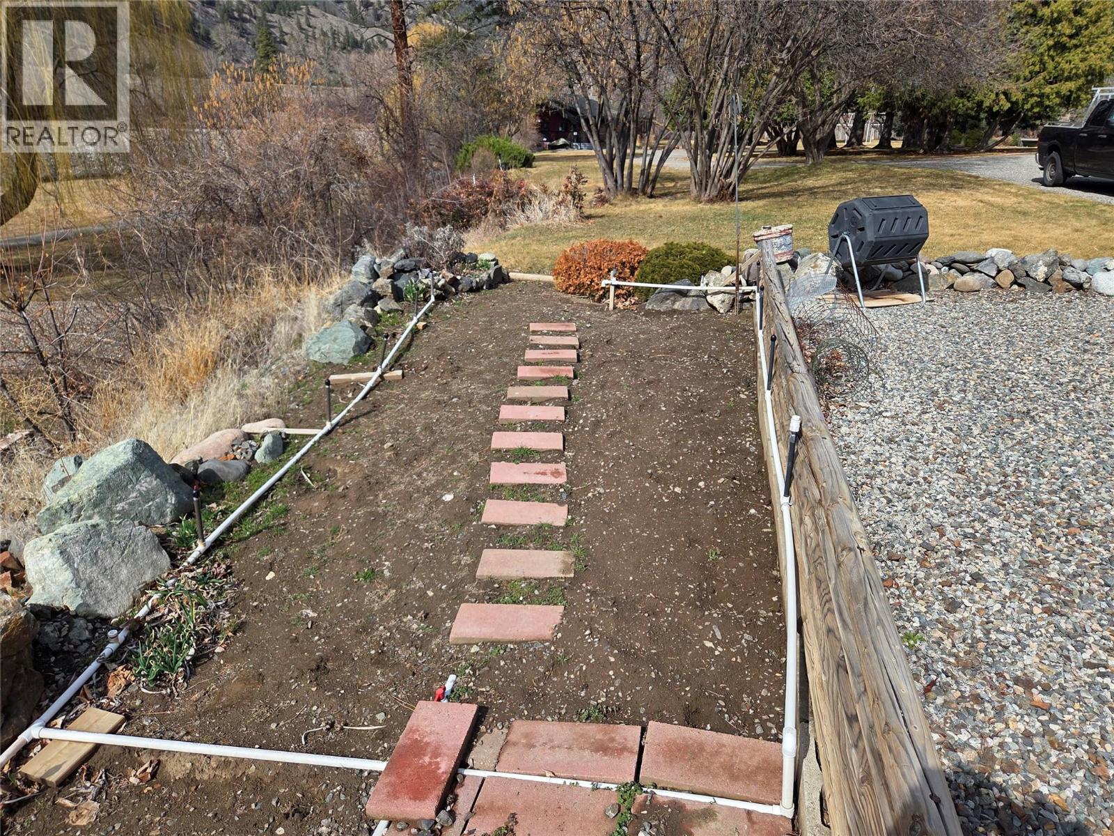 4354 Highway 3 Unit# 11, Keremeos, British Columbia  V0X 1N1 - Photo 8 - 10378417