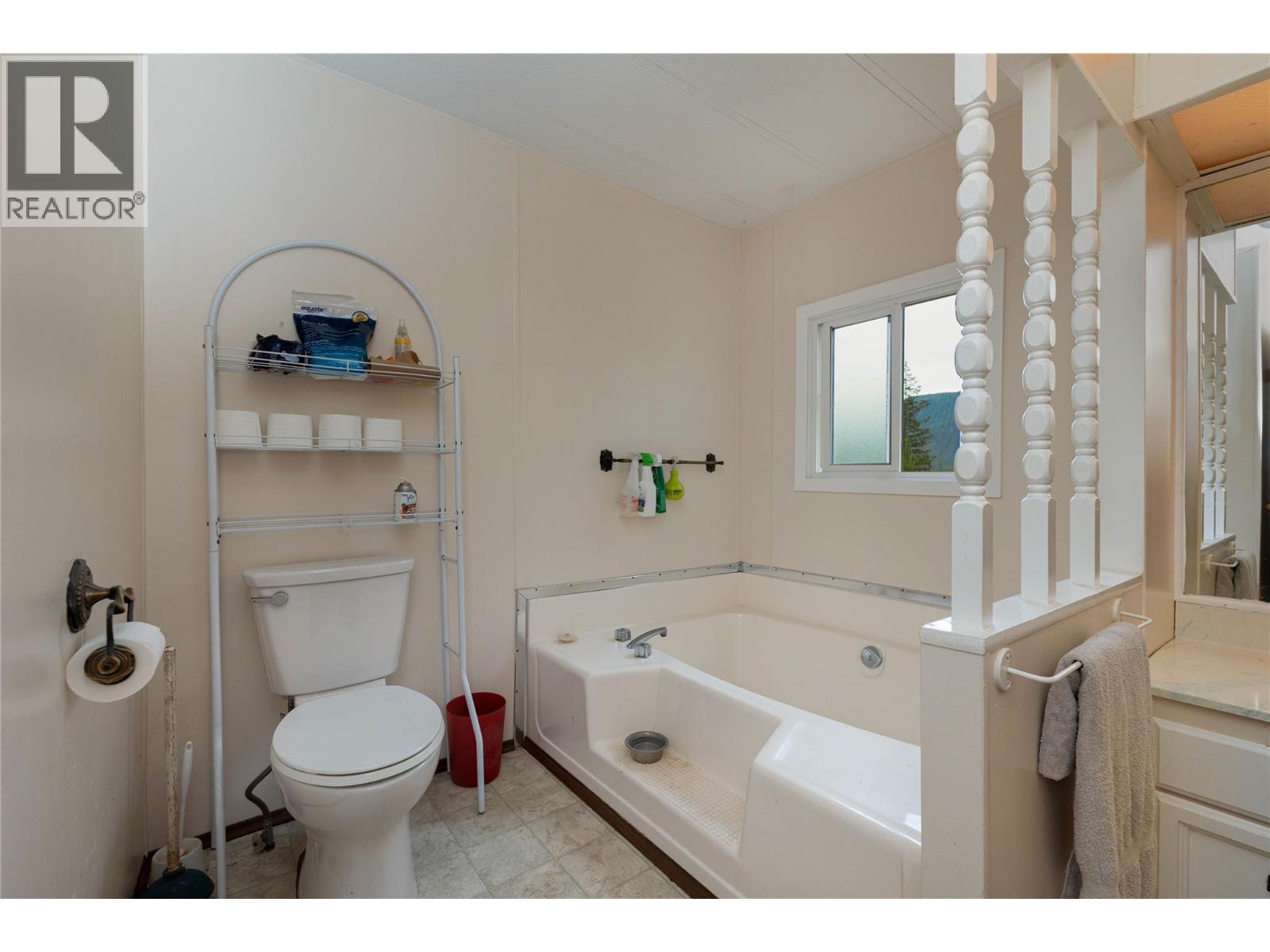 649 Lee Road Unit# 1,2,3, Tappen, British Columbia  V0E 2X0 - Photo 17 - 10378405