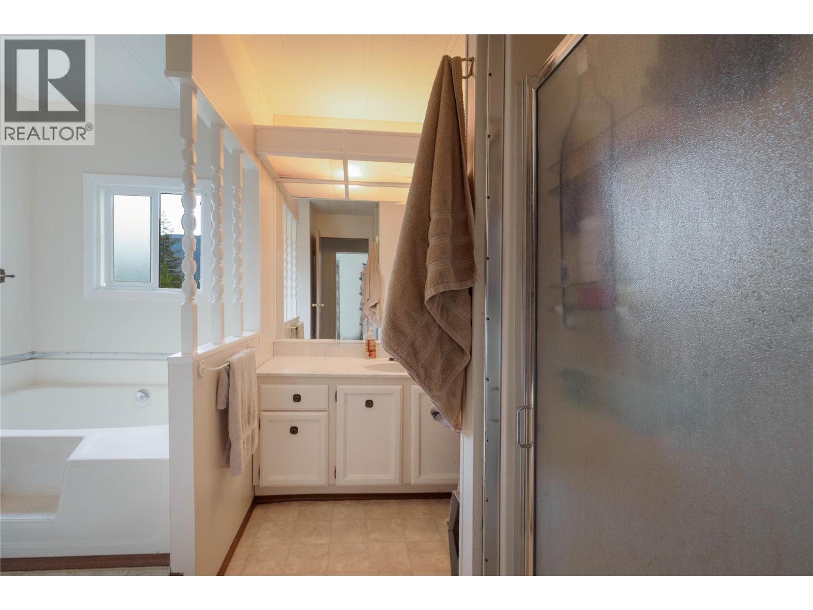 649 Lee Road Unit# 1,2,3, Tappen, British Columbia  V0E 2X0 - Photo 18 - 10378405