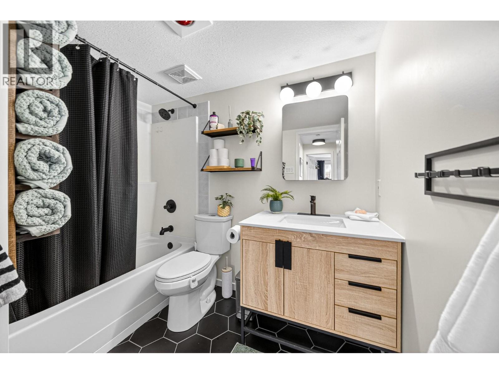 40 Ridgemont Avenue Unit# 102, Fernie, British Columbia  V0B 1M2 - Photo 19 - 10378235