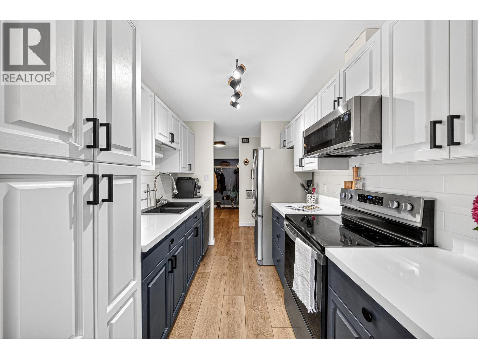 40 Ridgemont Avenue Unit# 102, Fernie, British Columbia  V0B 1M2 - Photo 2 - 10378235