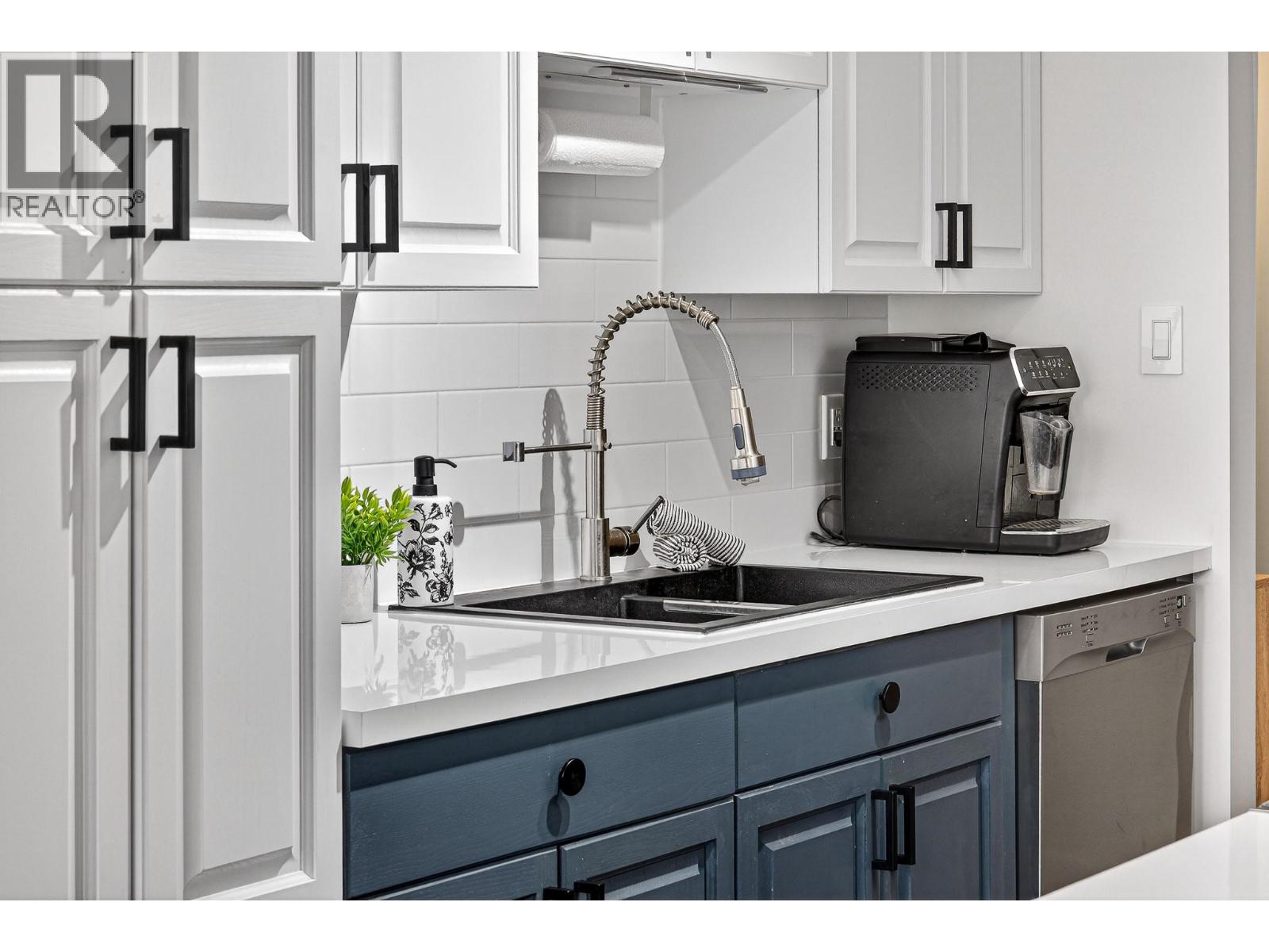 40 Ridgemont Avenue Unit# 102, Fernie, British Columbia  V0B 1M2 - Photo 3 - 10378235