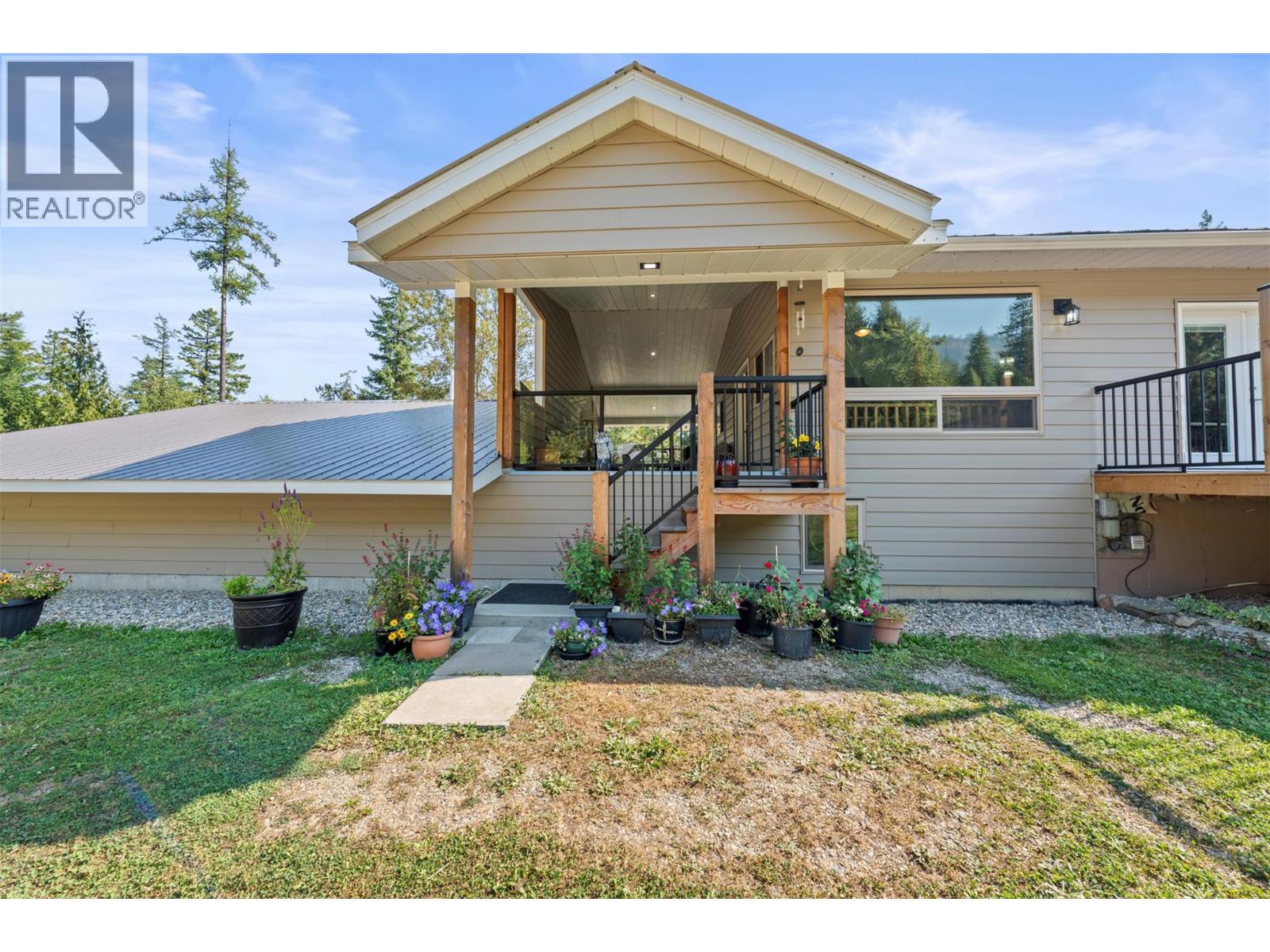 2510 Samuelson Road, Sicamous, British Columbia  V0E 2V5 - Photo 1 - 10378416