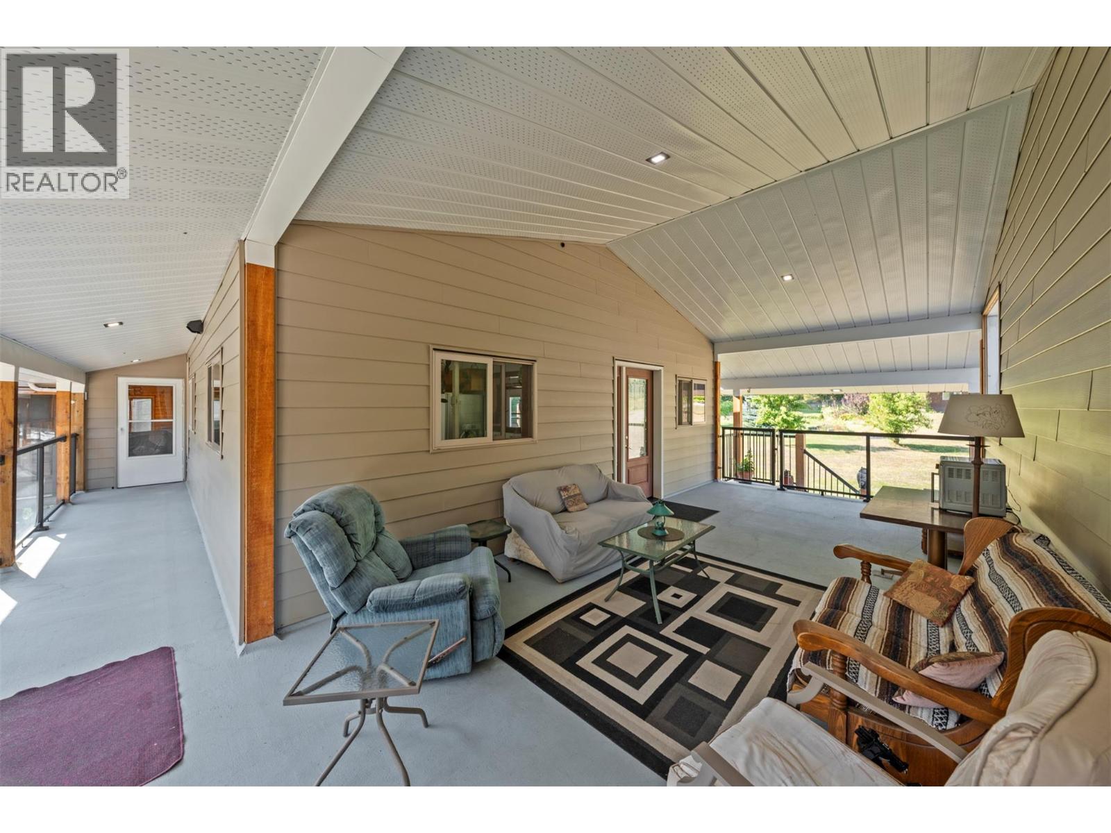 2510 Samuelson Road, Sicamous, British Columbia  V0E 2V5 - Photo 11 - 10378416