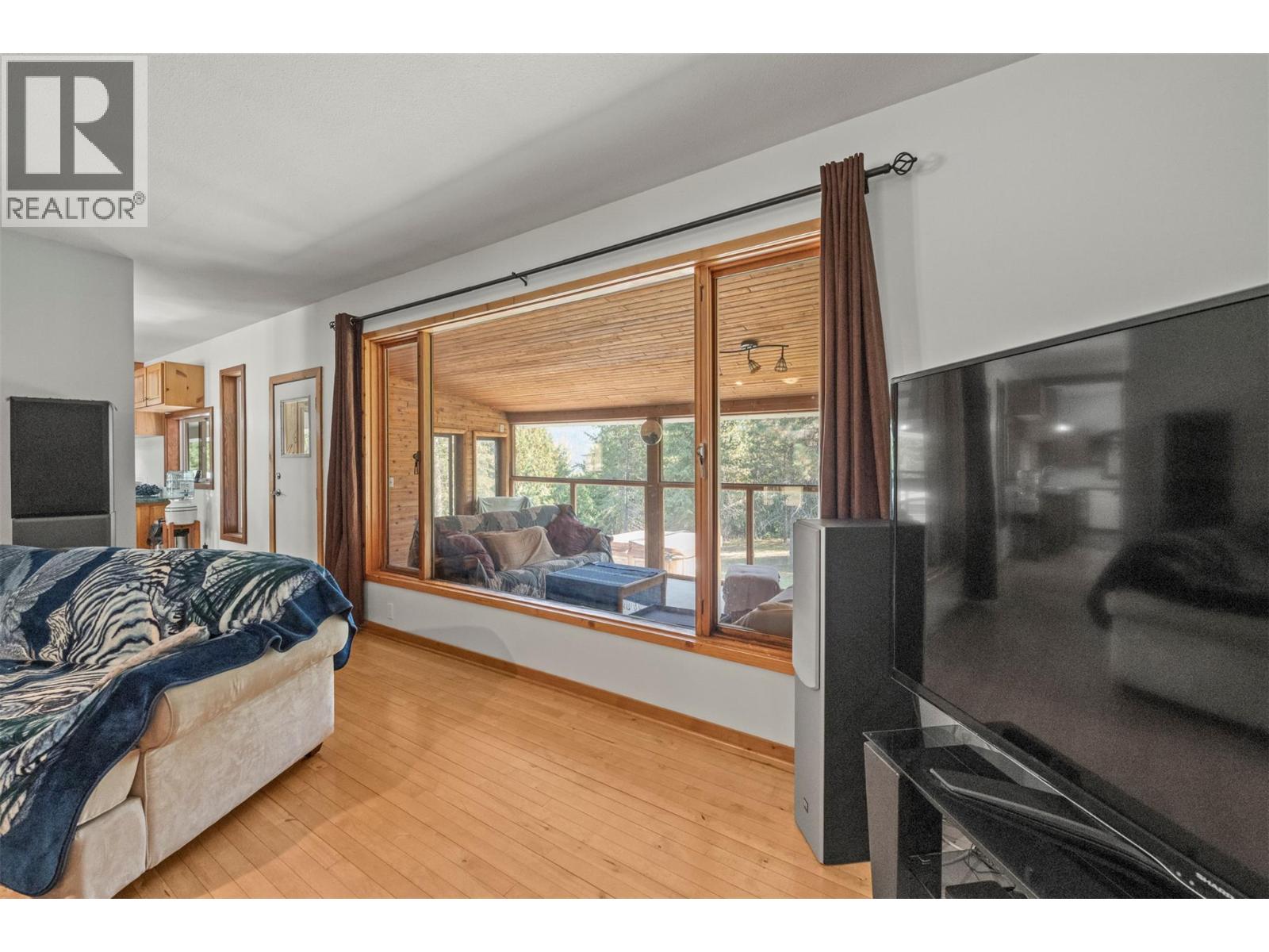 2510 Samuelson Road, Sicamous, British Columbia  V0E 2V5 - Photo 25 - 10378416