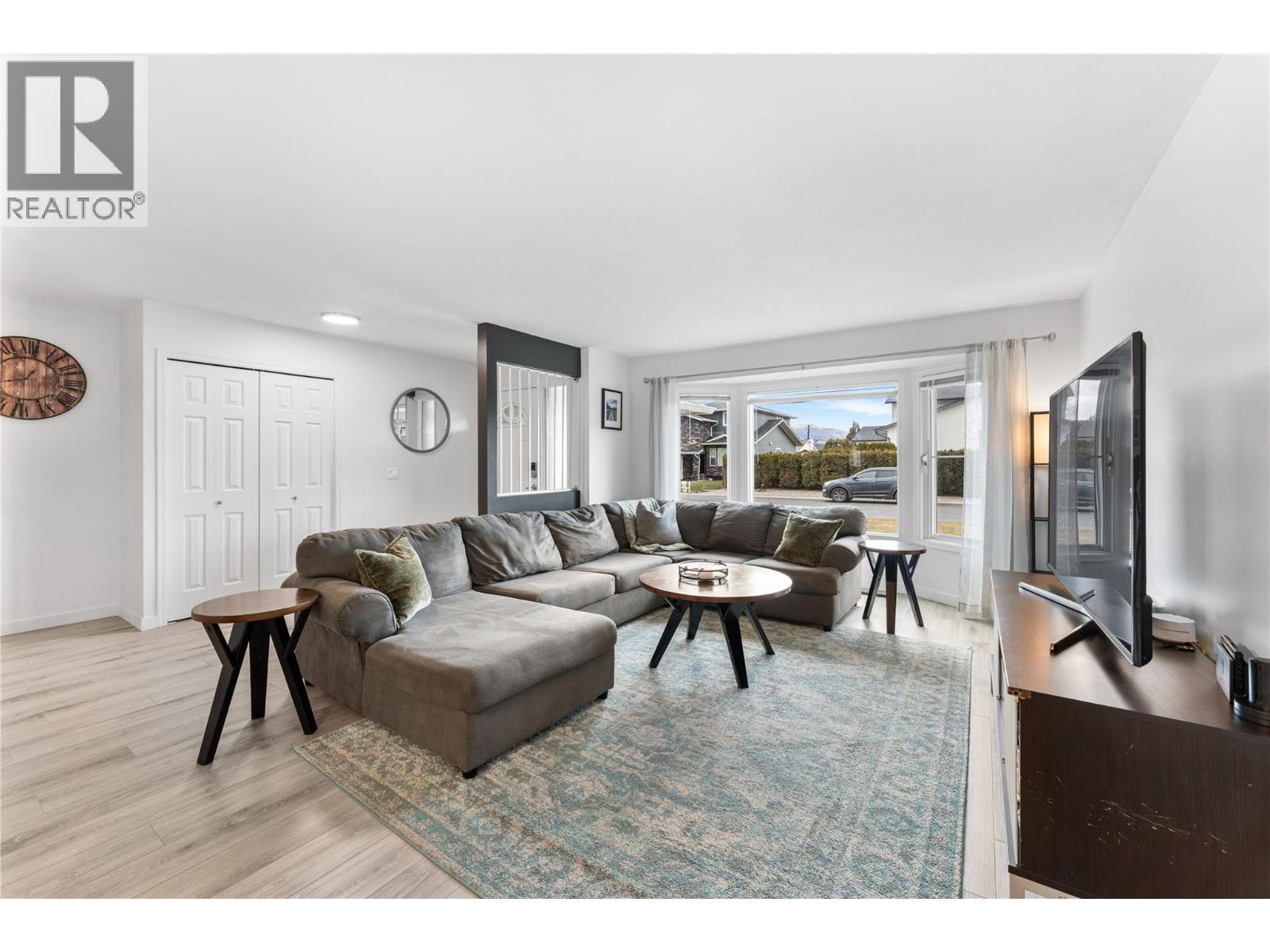 885 Wintergreen Drive, Kelowna, British Columbia  V1W 3V9 - Photo 2 - 10378283