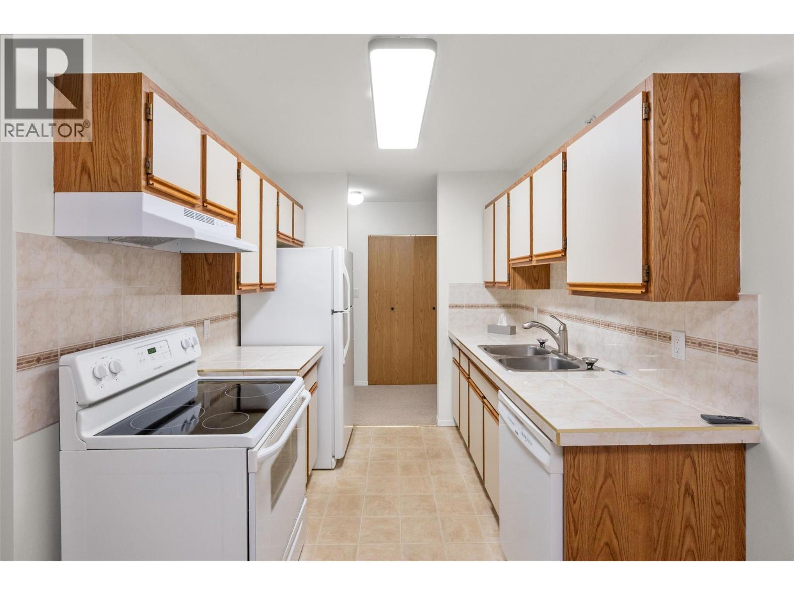 284 Yorkton Avenue Unit# 404, Penticton, British Columbia  V2A 3V5 - Photo 10 - 10378383