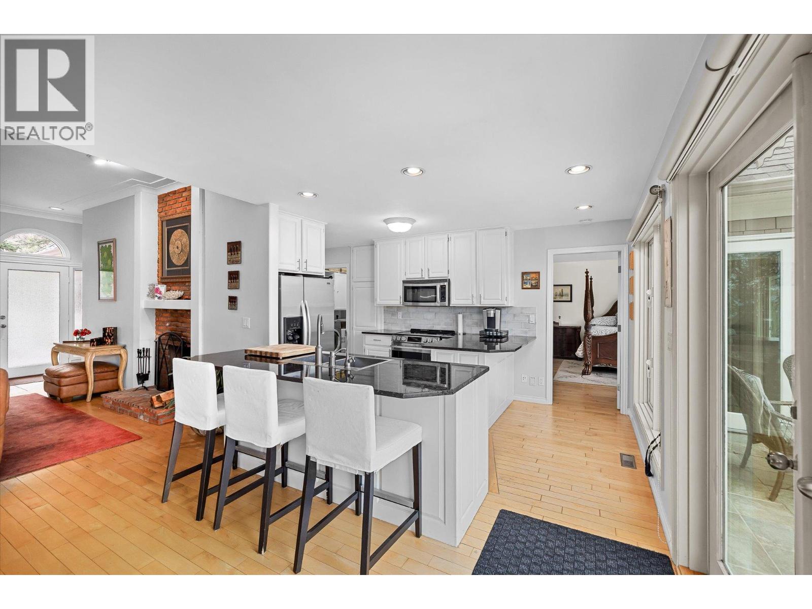 1116 Lynn Court, Kelowna, British Columbia  V1Y 1H1 - Photo 8 - 10378360