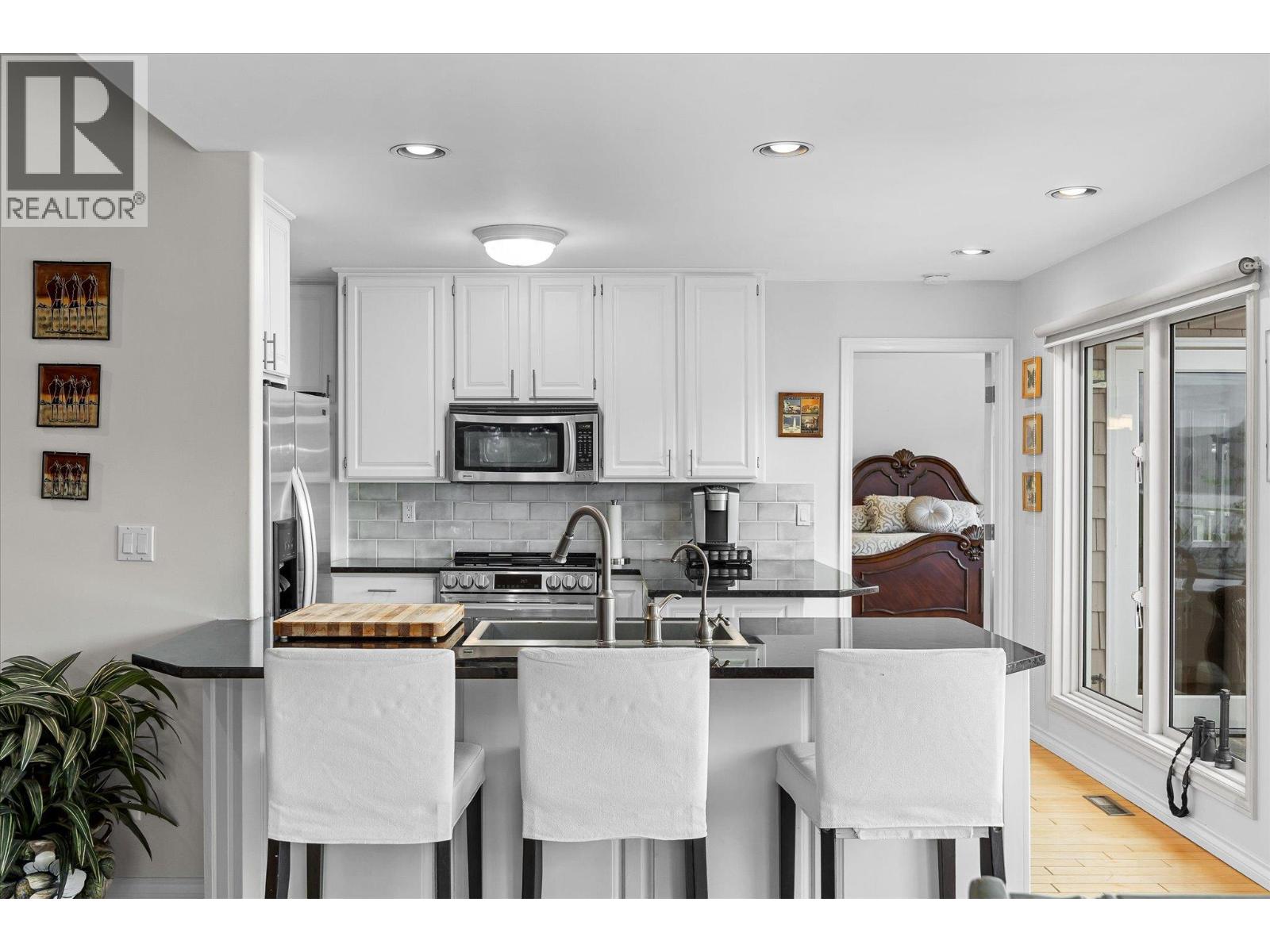 1116 Lynn Court, Kelowna, British Columbia  V1Y 1H1 - Photo 9 - 10378360