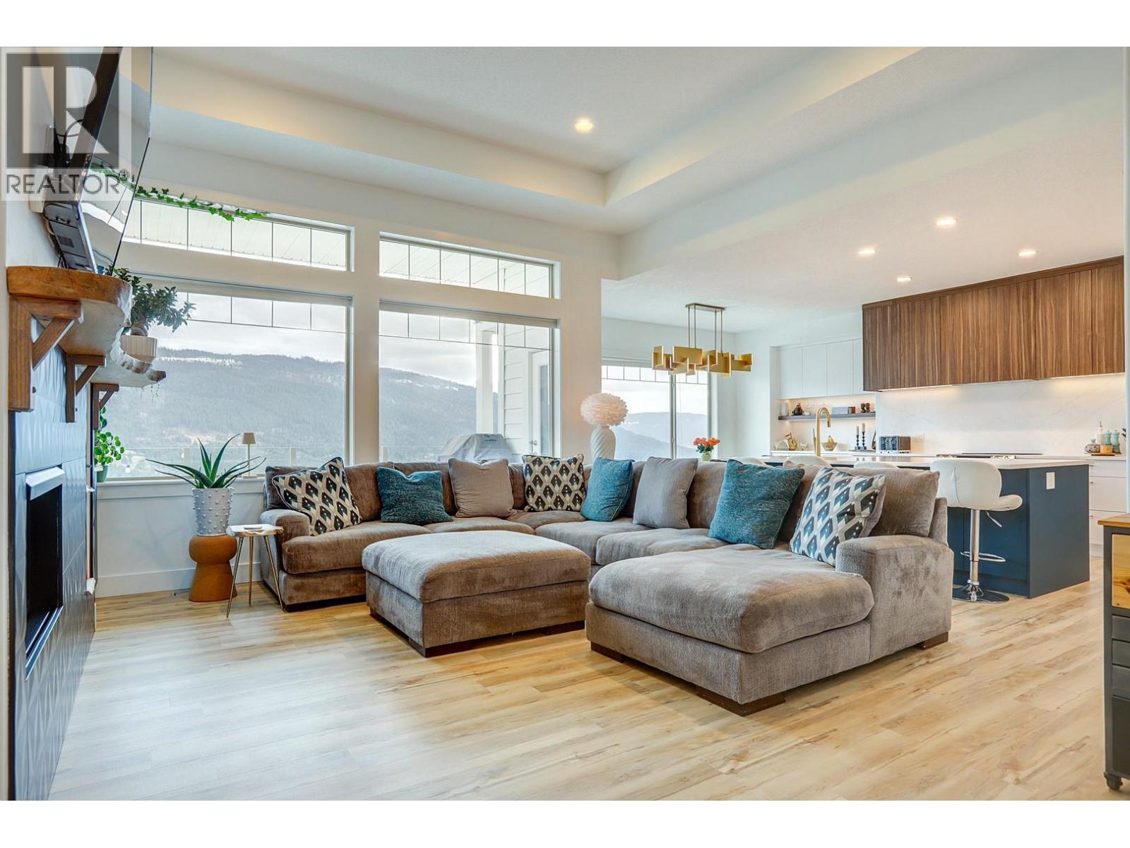 7313 Sunridge Road, Vernon, British Columbia  V1B 4C8 - Photo 7 - 10378369