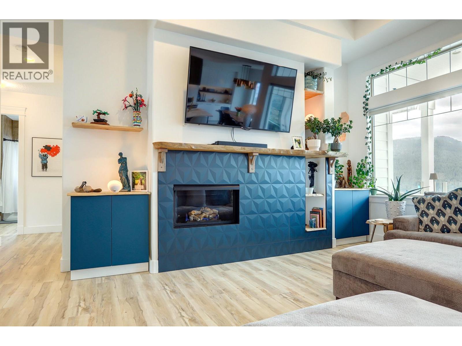 7313 Sunridge Road, Vernon, British Columbia  V1B 4C8 - Photo 9 - 10378369