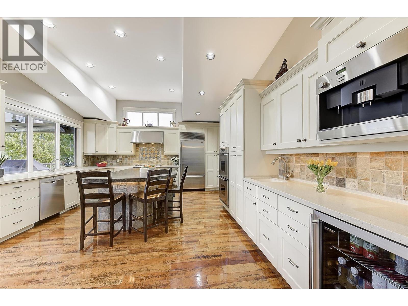 274 Knightsbridge Way, Kelowna, British Columbia  V1V 2A9 - Photo 11 - 10378236