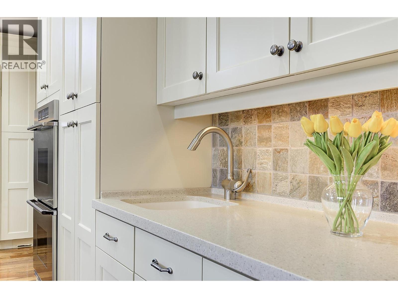 274 Knightsbridge Way, Kelowna, British Columbia  V1V 2A9 - Photo 13 - 10378236