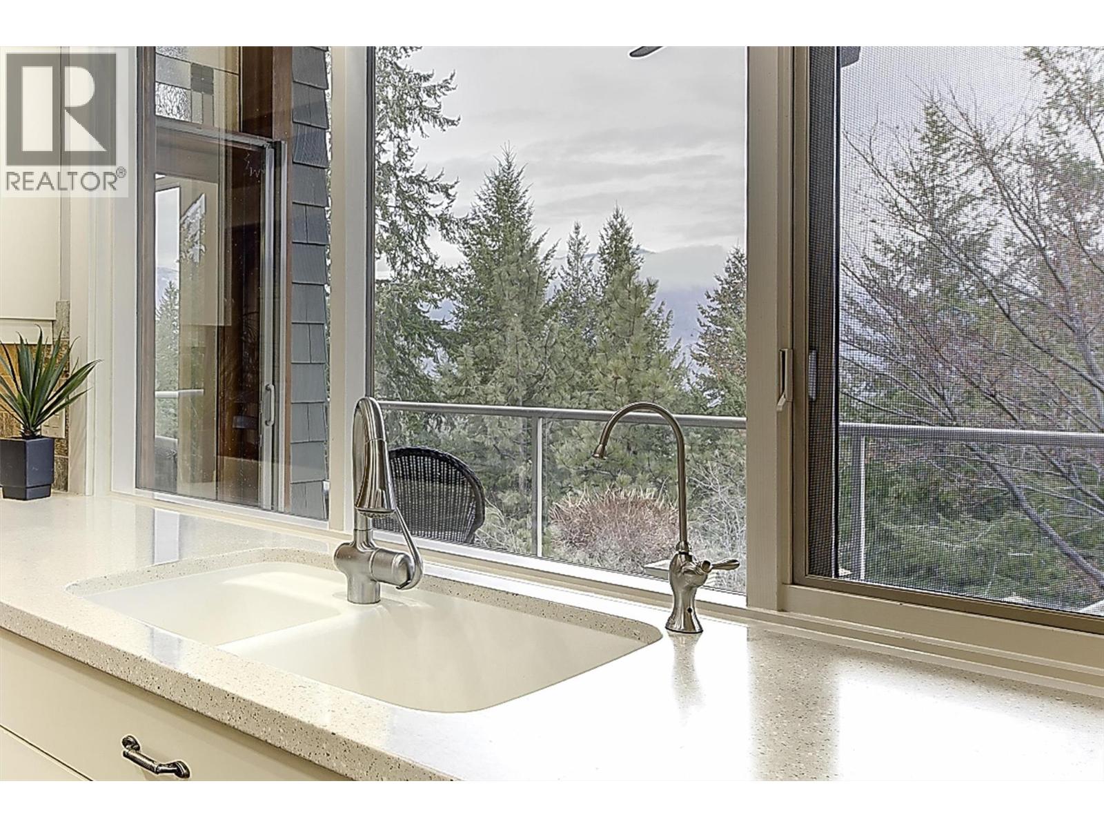 274 Knightsbridge Way, Kelowna, British Columbia  V1V 2A9 - Photo 16 - 10378236