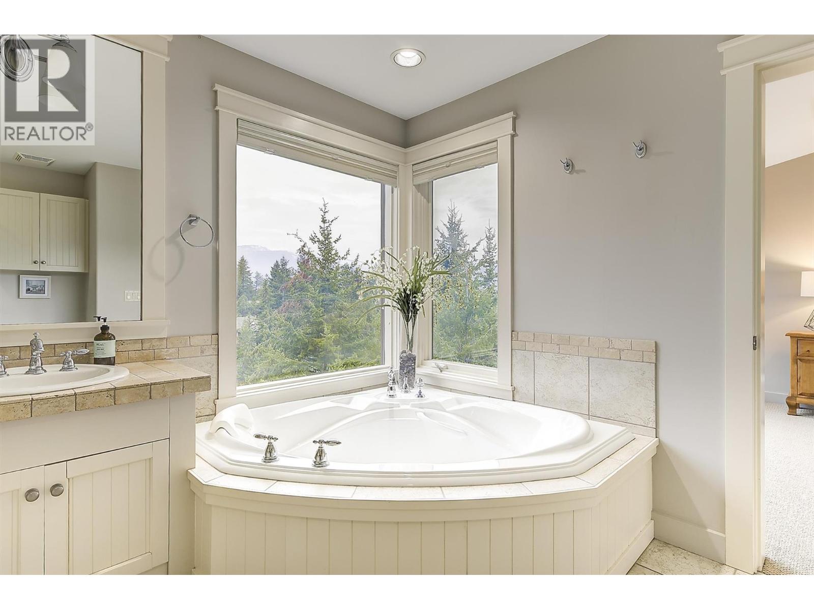 274 Knightsbridge Way, Kelowna, British Columbia  V1V 2A9 - Photo 27 - 10378236